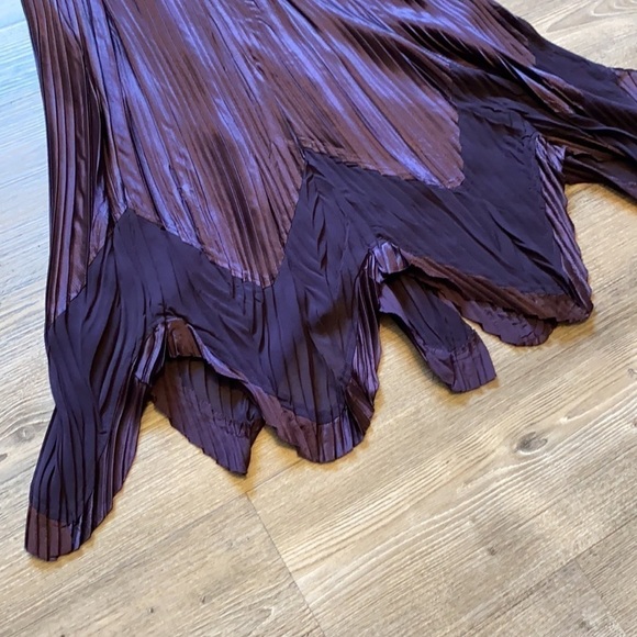 S.L. Fashions Knife Pleat Crisp A-Line V-Neck MIDI Dress w/ Handkerchief Hem - Picture 3 of 9